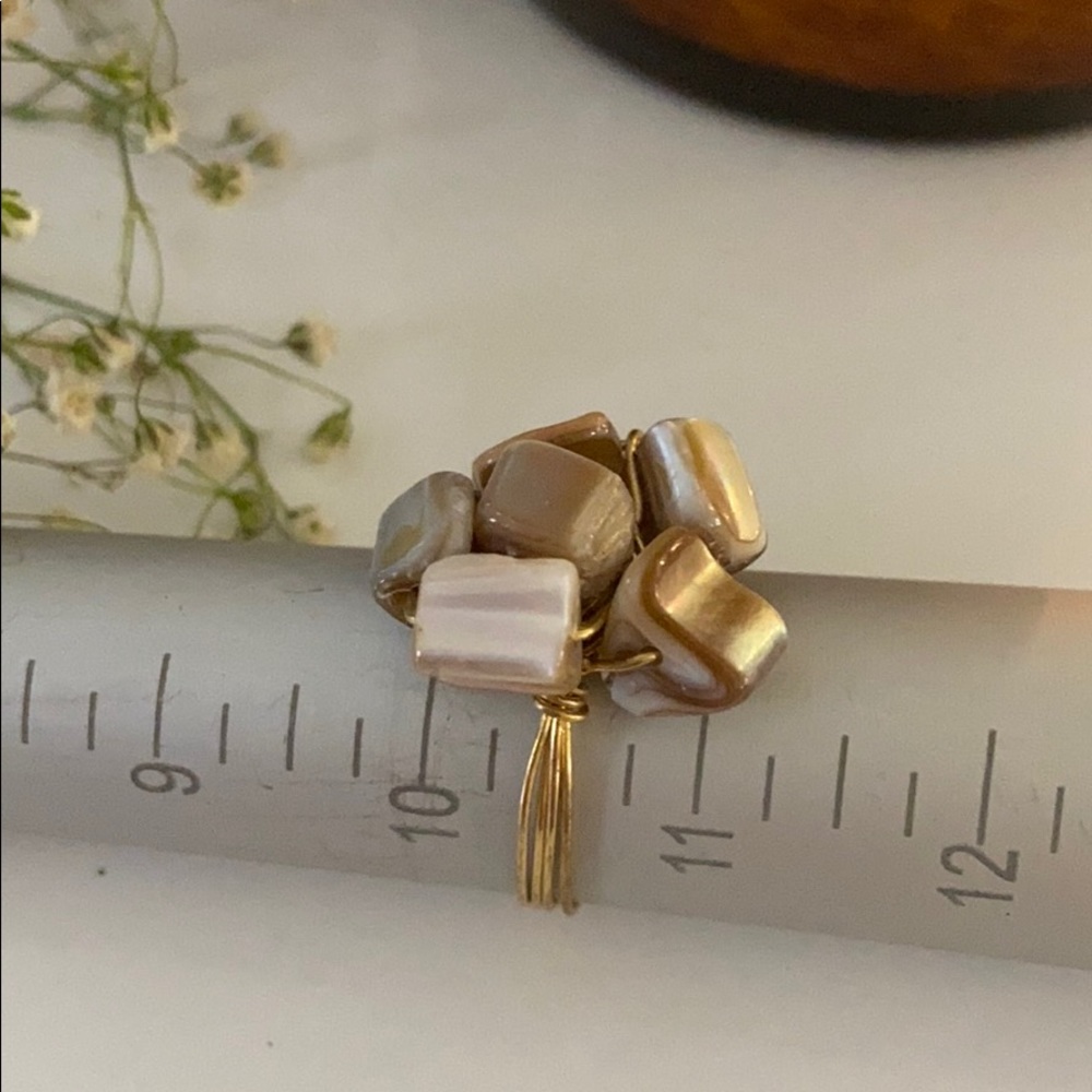 Wire Wrapped Ring With Shells. - image 3